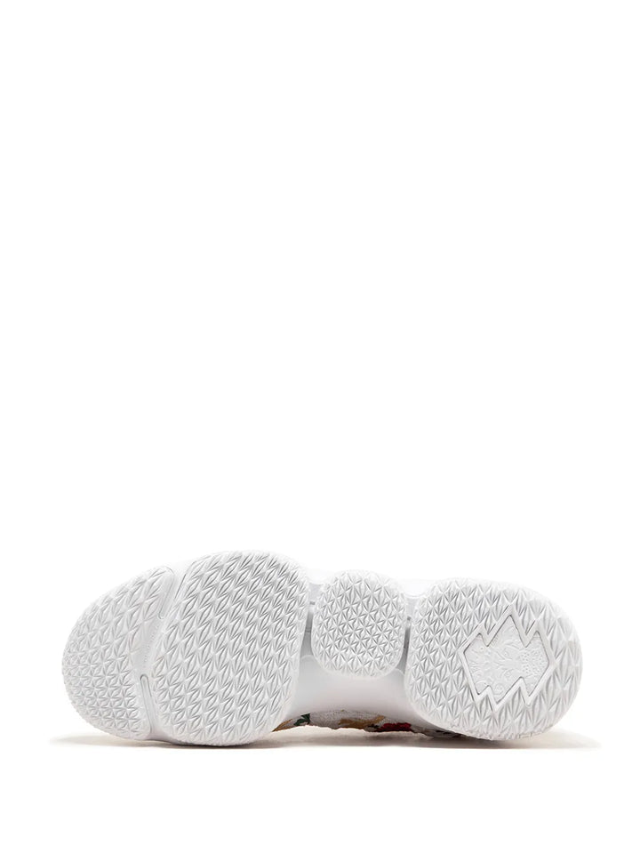 Lebron 15 Perf Sneakers