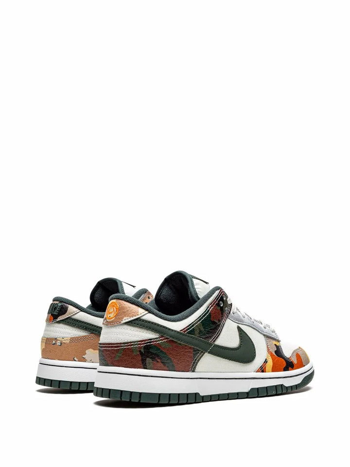 Dunk Low Se Multi-Camo Sneakers