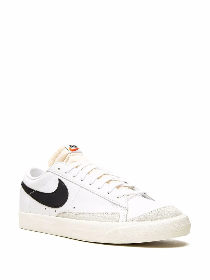 Blazer Low 77 Vintage White/Black Sneakers
