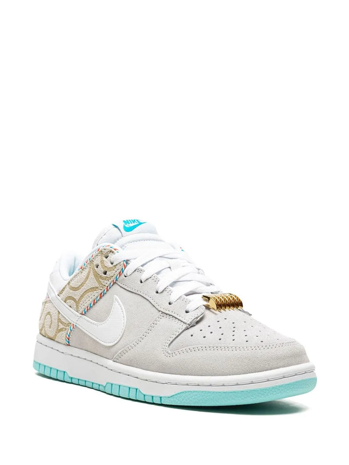 Dunk Low Barbershop - Grey Sneakers