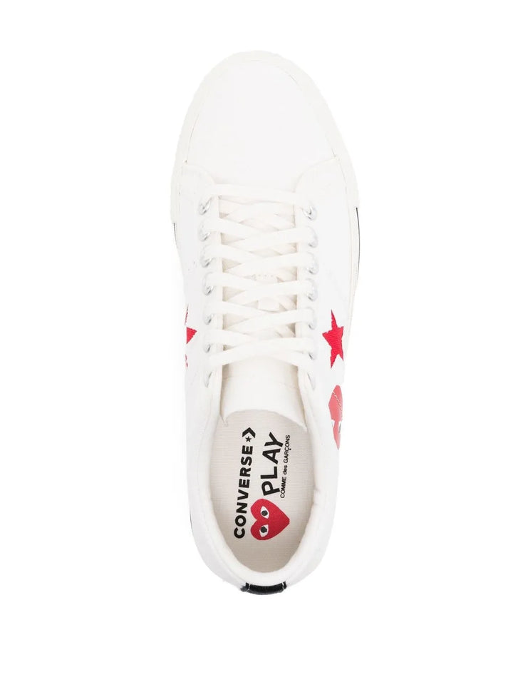 Comme Des Gar ns Play X Converse X Converse One Star Sneakers
