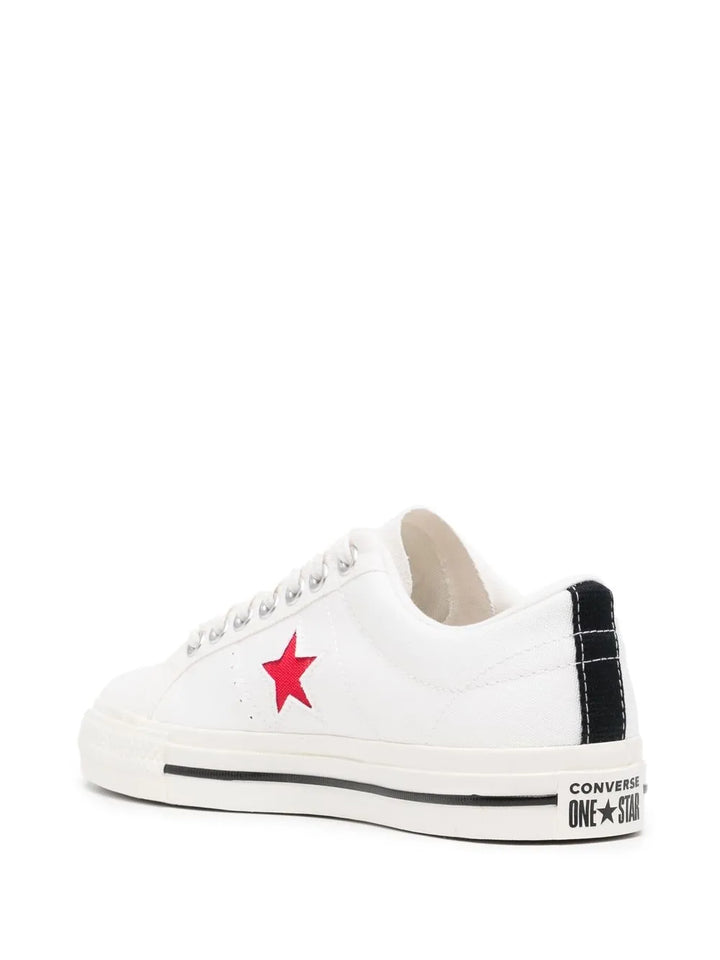 Comme Des Gar ns Play X Converse X Converse One Star Sneakers