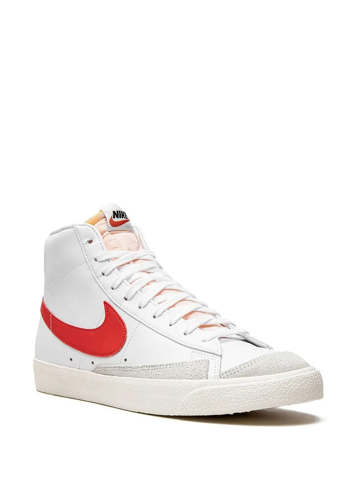 Blazer Mid 77 Vintage Mismatched Swoosh Blue - Red Sneakers