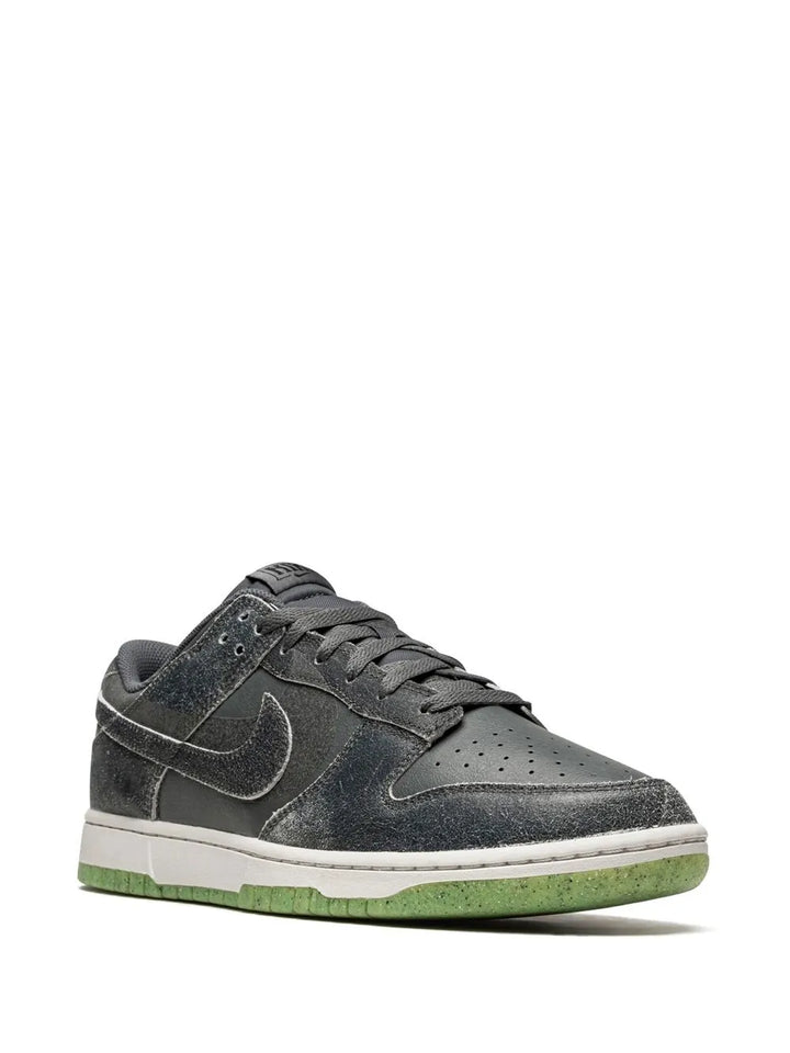 Dunk Low Retro Prm Halloween 2022 Sneakers