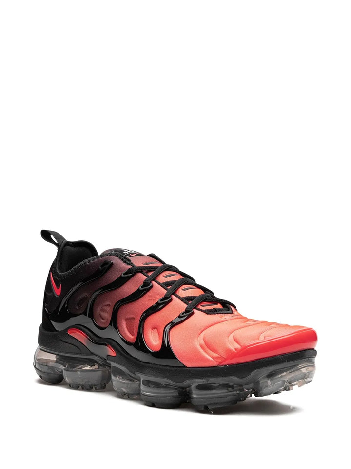 Air Vapormax Plus Black/Bright Crimson Sneakers