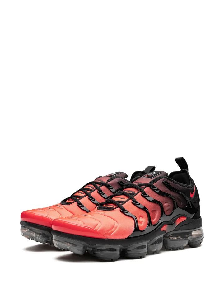Air Vapormax Plus Black/Bright Crimson Sneakers