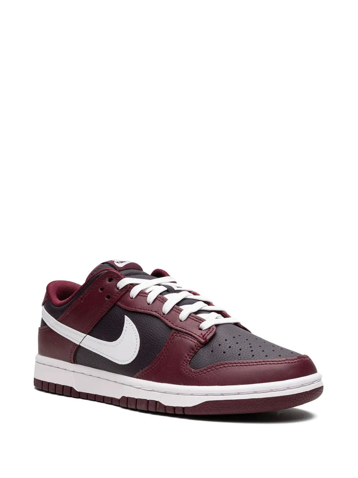 Dunk Low Dark Beetroot Sneakers