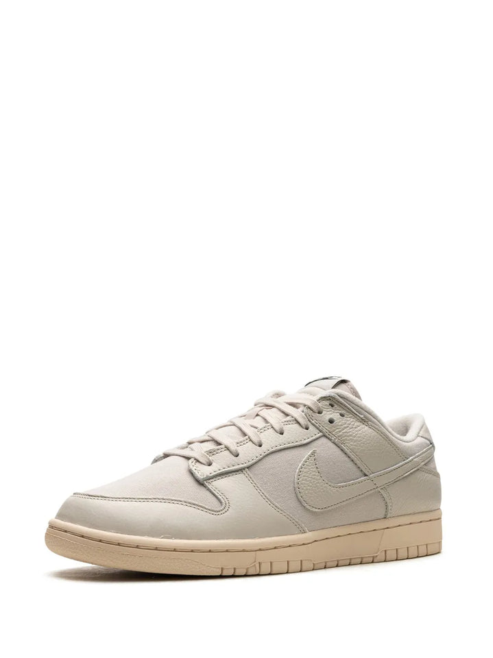 Dunk Low Light Orewood Brown Sneakers