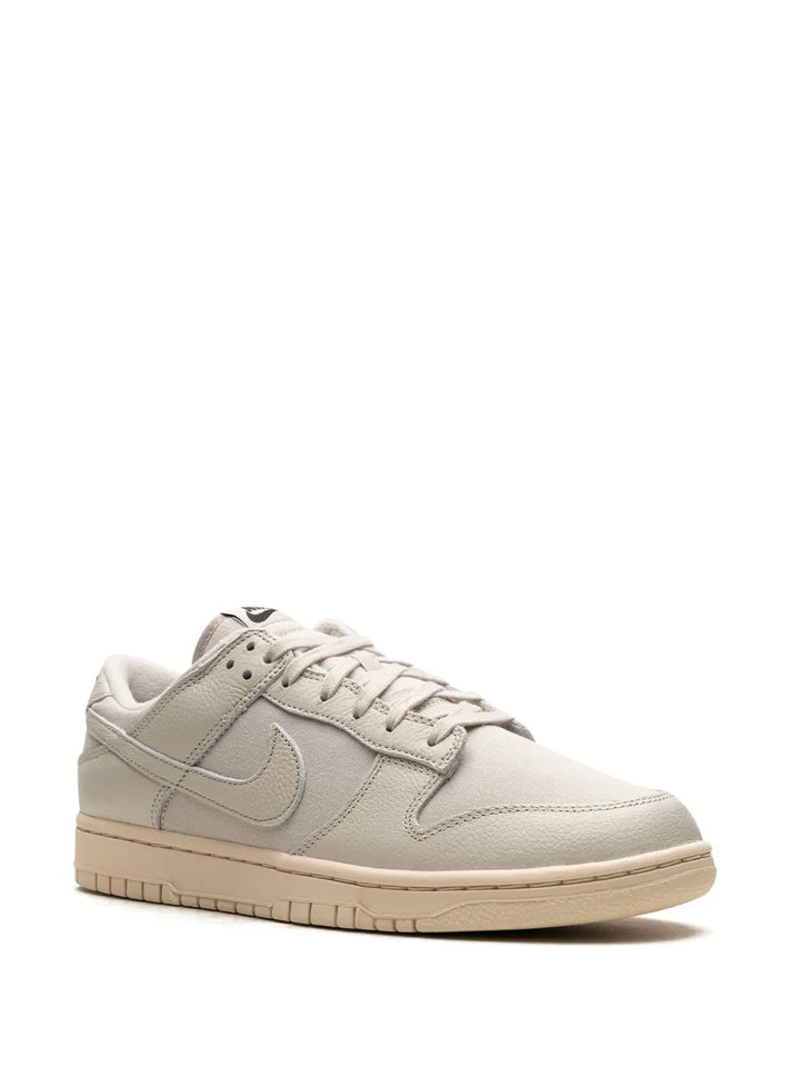 Dunk Low Light Orewood Brown Sneakers