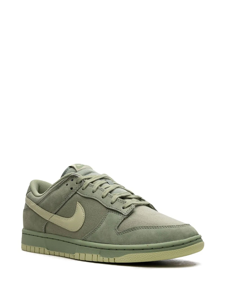 Dunk Low Oil Green Sneakers