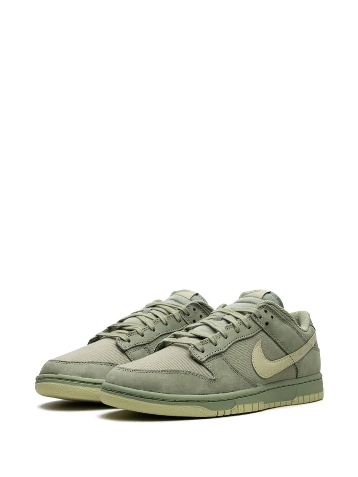 Dunk Low Oil Green Sneakers