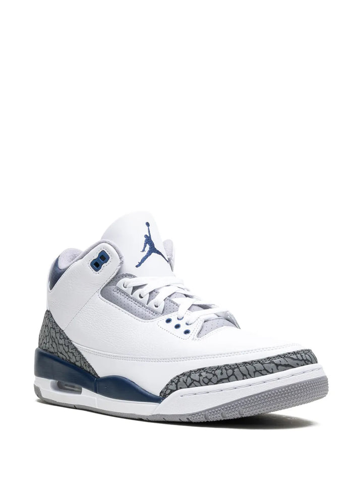 Air Jordan 3 Midnight Navy Sneakers