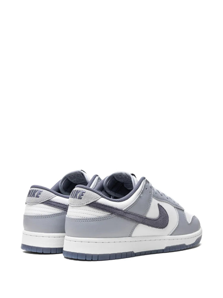 Dunk Low Light Carbon Sneakers