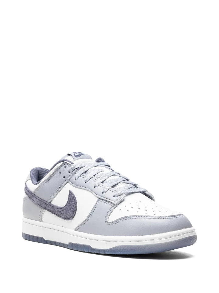 Dunk Low Light Carbon Sneakers
