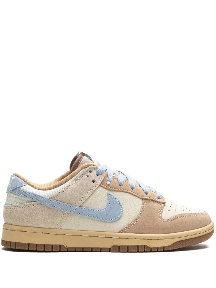Dunk Low Sanddrift/Armory Blue Sneakers