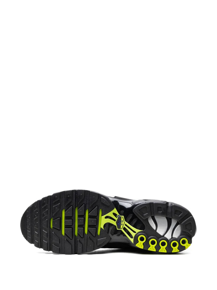 Air Max Plus Metallic Black Sneakers