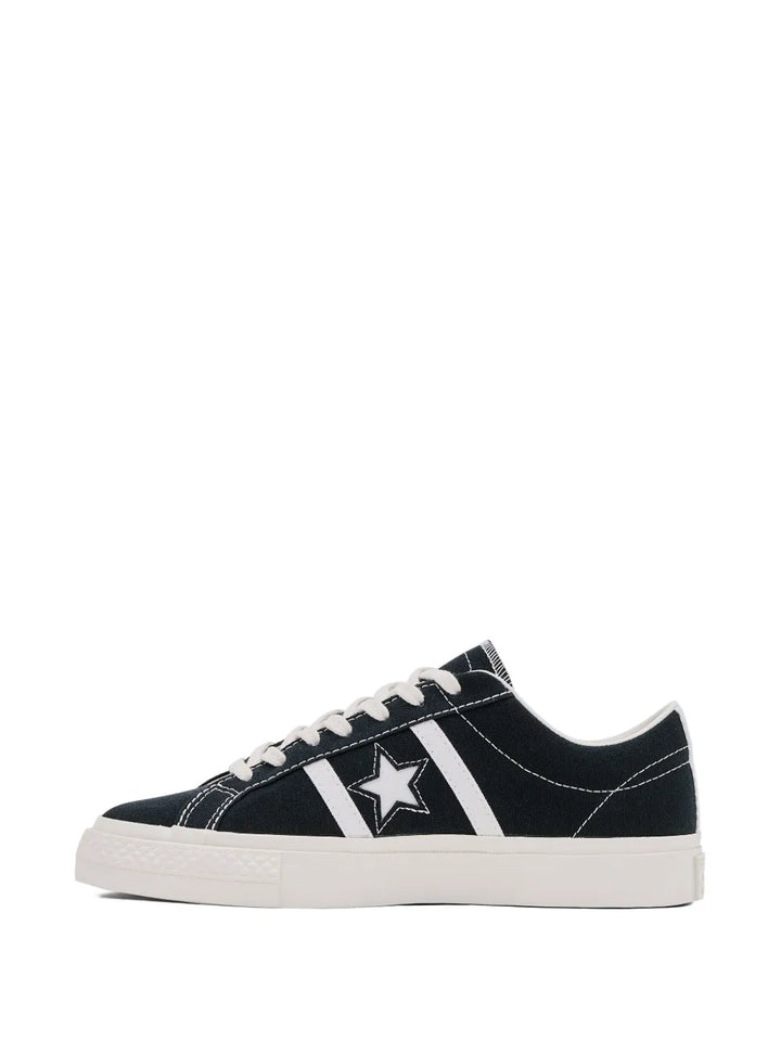 Comme Des Gar ns Play X Converse One Star Academy Pro Sneakers