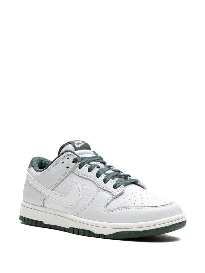 Dunk Low Retro Se Vintage Green Sneakers