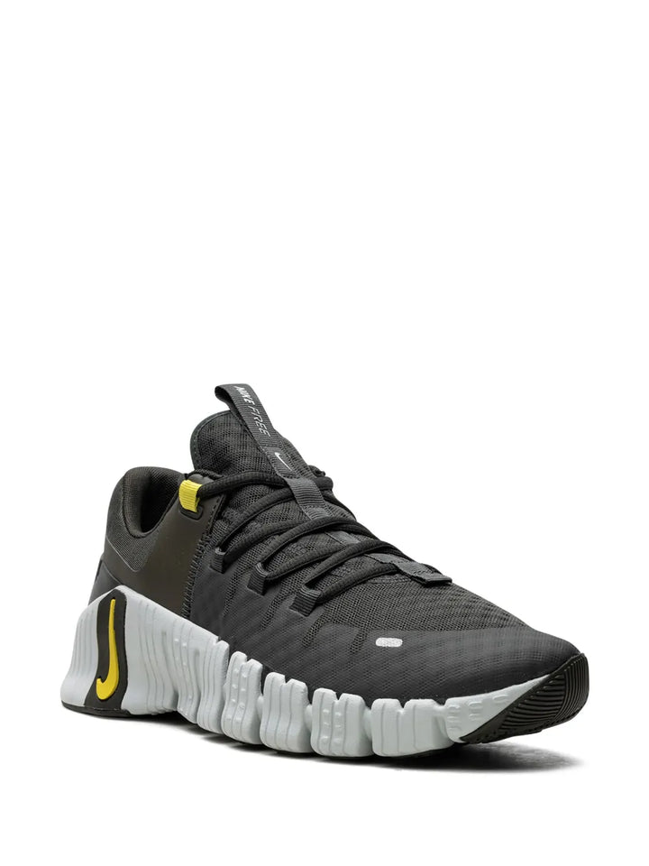 Free Metcon 5 Sequoia Sneakers