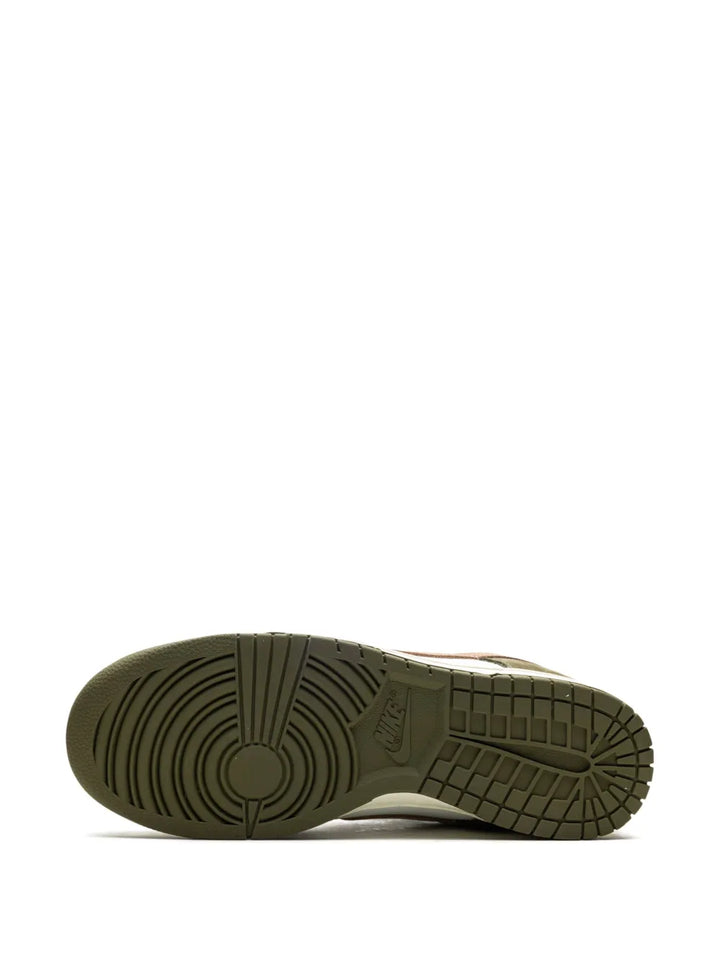 Dunk Low Medium Olive Sneakers