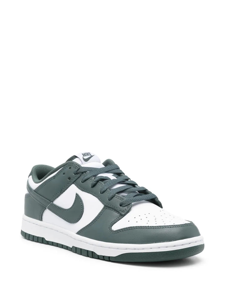Dunk Low Retro Sneakers