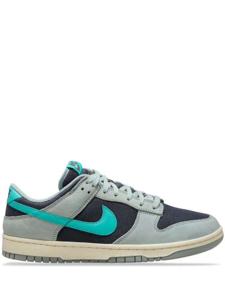 Dunk Low Retro Premium Sneakers