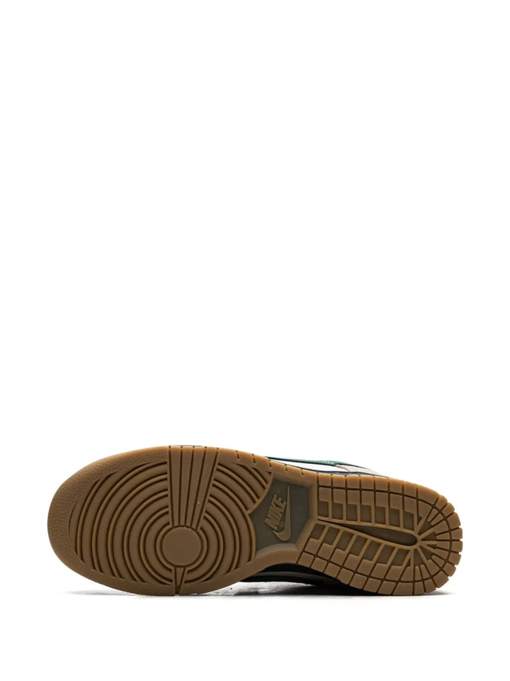 Dunk Low Sneakers