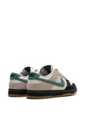 Dunk Low Sneakers
