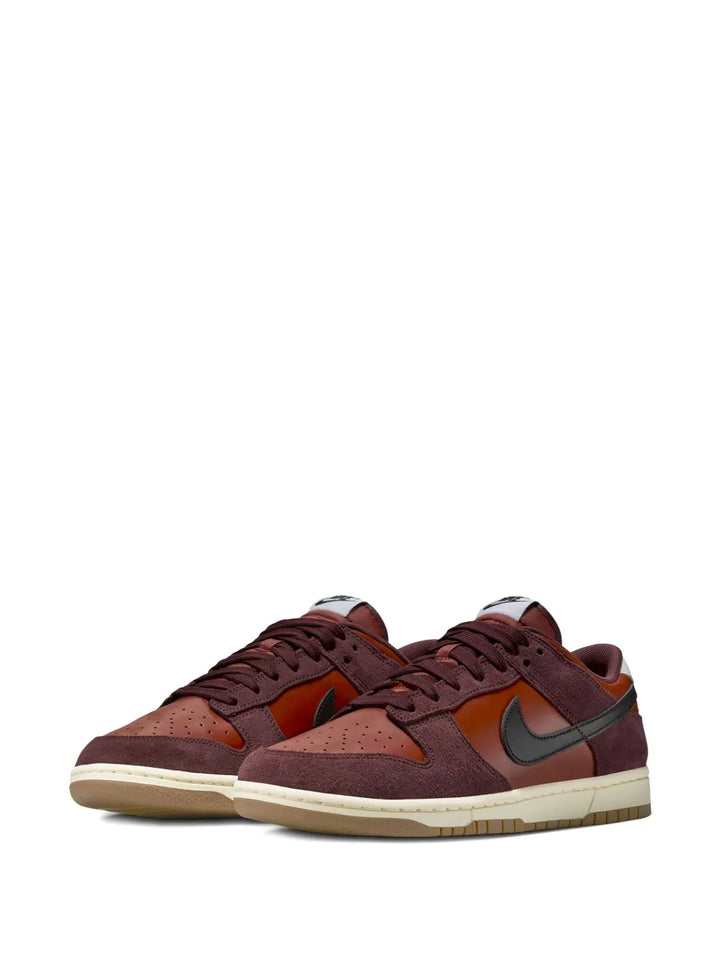Dunk Low Retro Se Leather Sneakers