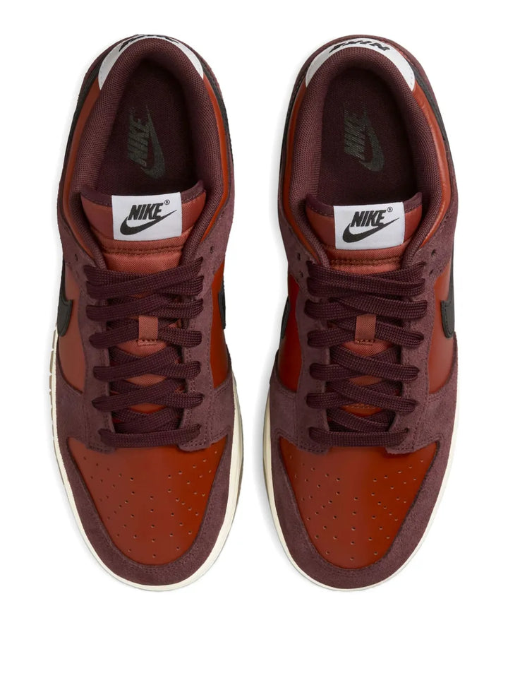 Dunk Low Retro Se Leather Sneakers