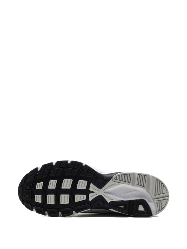 Initiator Low-Top White/Black Sneakers