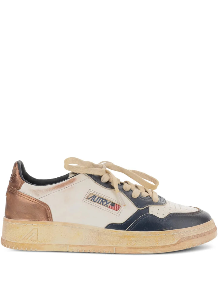 Autry Medalist Low Super Vintage Sneakers