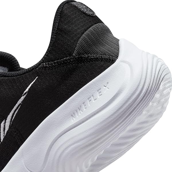  Women's Flex Experience RN 11 Sneakers